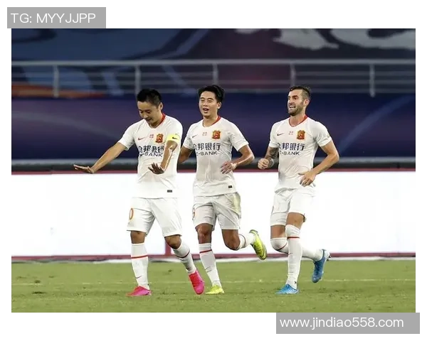 赛后分析：西安足球队与武汉足球队的战术对决与表现评估