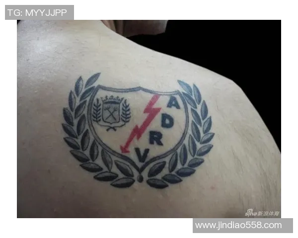 足球明星队徽纹身图鉴赏与设计灵感分享